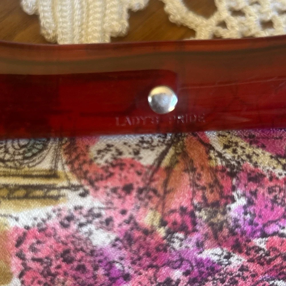 Vintage 1960s Lady’s Pride Adjustable Size Bag with Lucite Handles - Picture 6 of 6